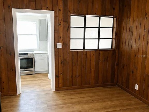 4th image of 1065 W Magnolia St