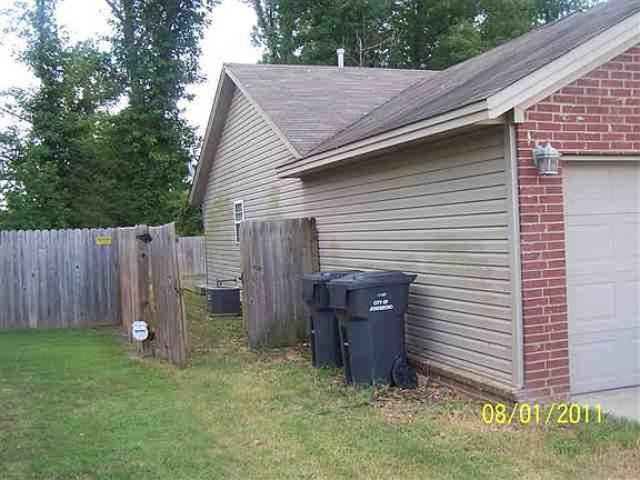3rd image of 2412 Chastain Dr