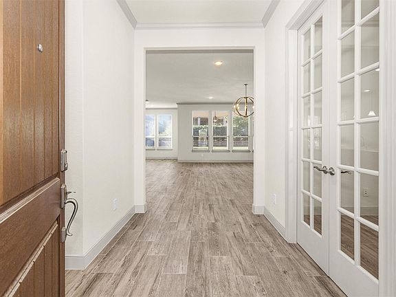 4th image of 209 Fox Trotter