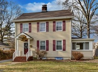582 Rockview Ave, North Plainfield, NJ 07063