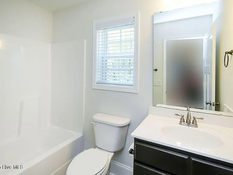 315 Adams Cir — Photo 11