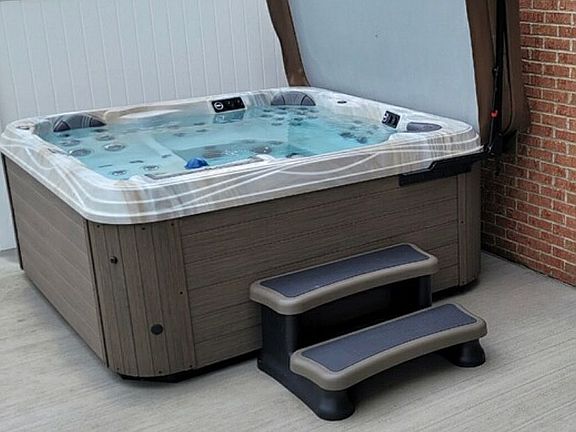 Brand New Hot Tub 