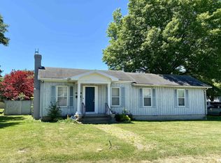 211 2nd St, Lincoln, IL 62656