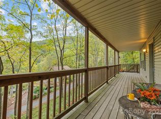 42 Greenview Dr, Maggie Valley, NC 28751