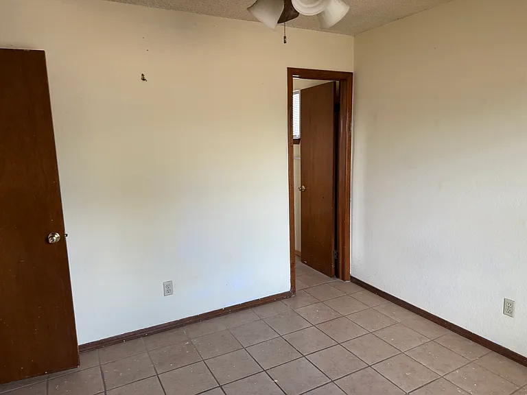 8615 Chinchilla Ln — Photo 8