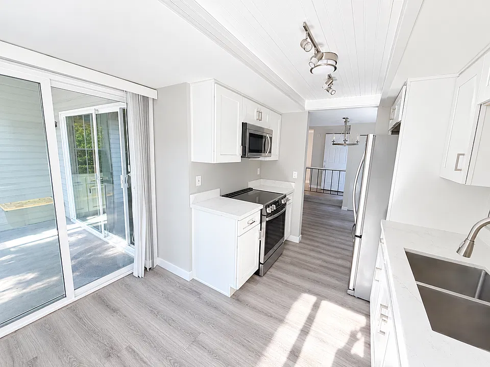 17537 151st Ave SE #9-6
