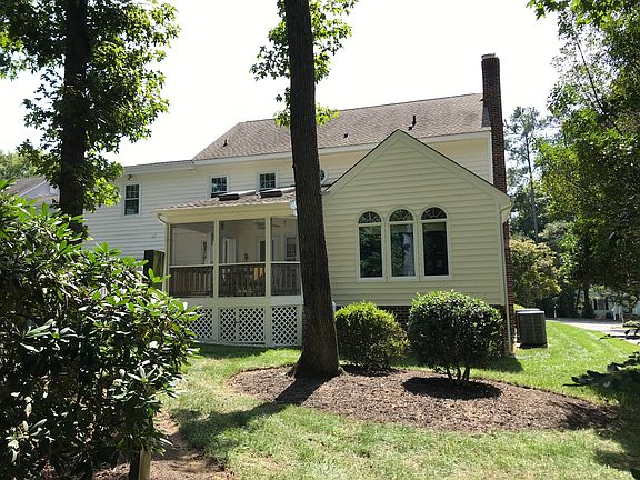Rear screened porch and sun 