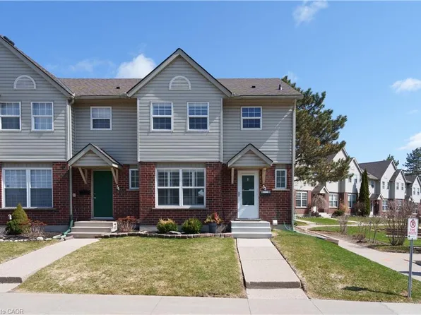 26 Poplar Dr #33, Cambridge, ON N3C 4A3