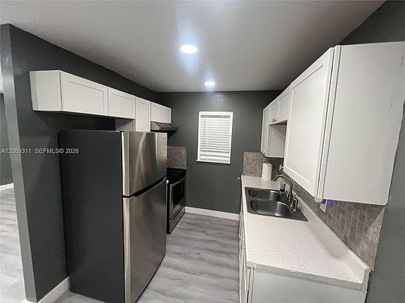 3rd image of 30 SE 4th Ave APT 106