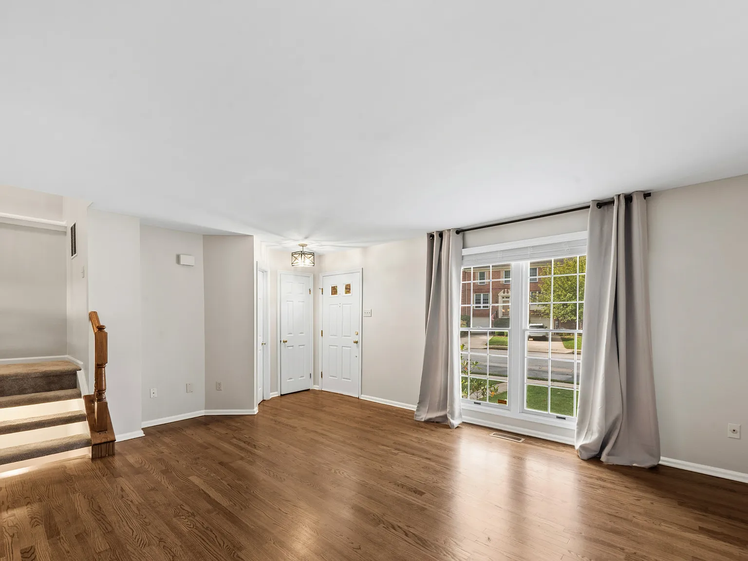 3 bed, 1832 sqft, $2,800 — Photo 4