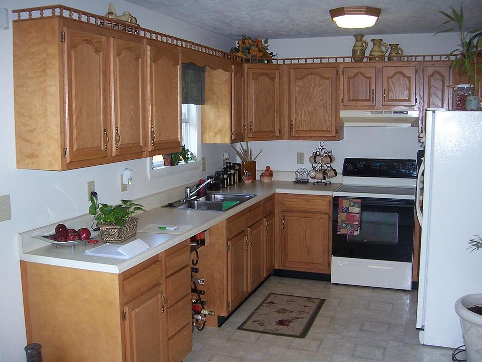 2nd image of 133 Deer Creek Cir