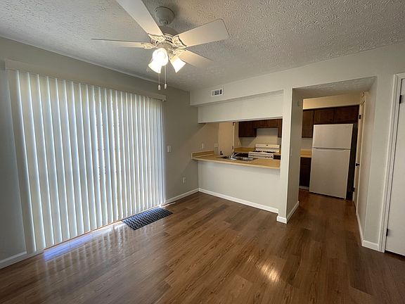 3rd image of 3768 Farber Ct
