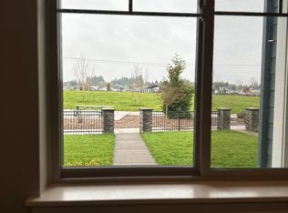 5563 SE Logan Ln, Hillsboro, OR