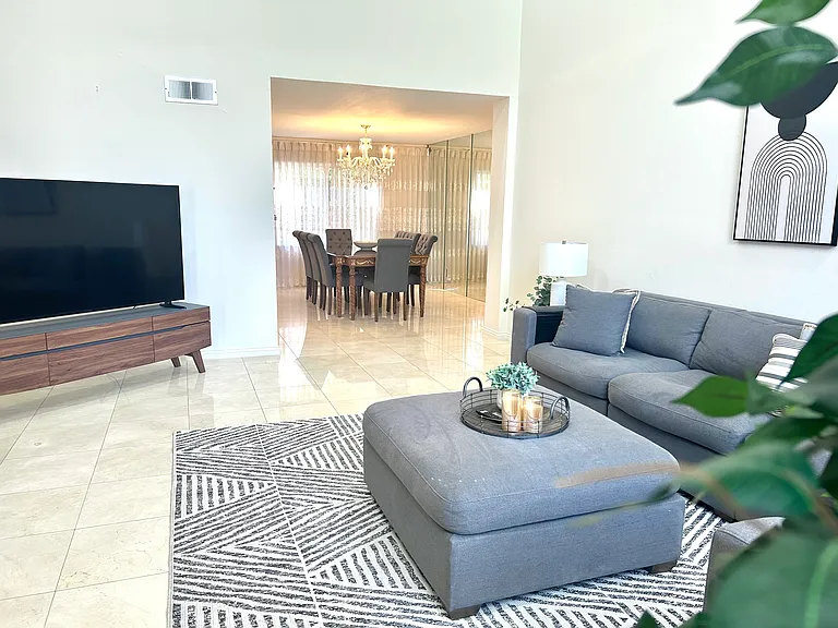 18210 Hatteras St — Photo 22