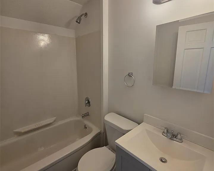 421 Monroe St #2 — Photo 7