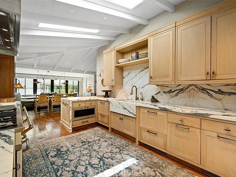 27 Emerald Bay — Photo 14