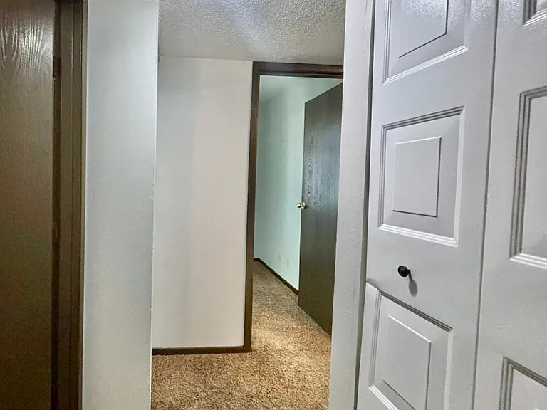 Breckenridge Davenport Apartments — Photo 35