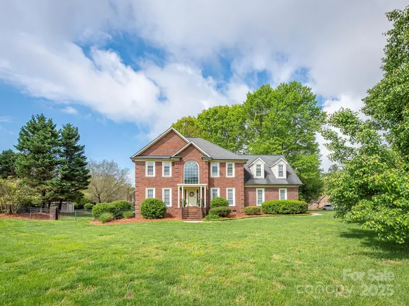 126 Pointer Ct SE, Concord, NC 28025