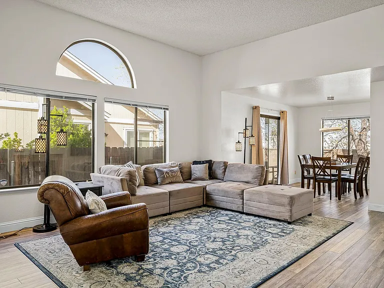1940 Sierra Highlands Dr — Photo 11