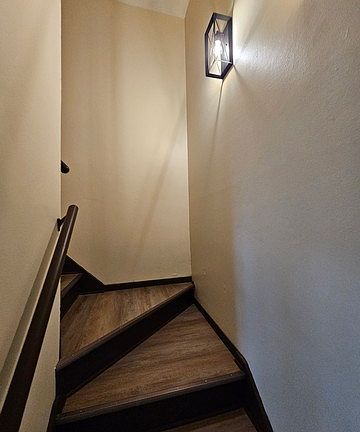 3rd image of 11106 W Maple Ln