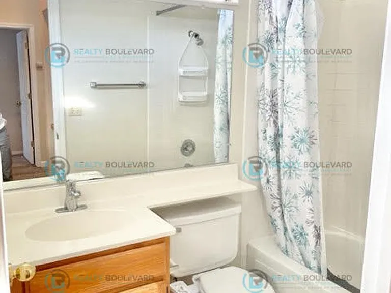 6073 Torrington Dr — Photo 14
