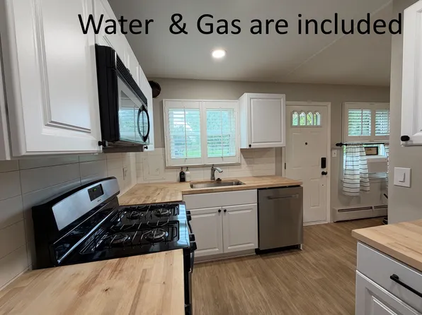 2708 W Thirteen Mile Rd, Royal Oak, MI 48073