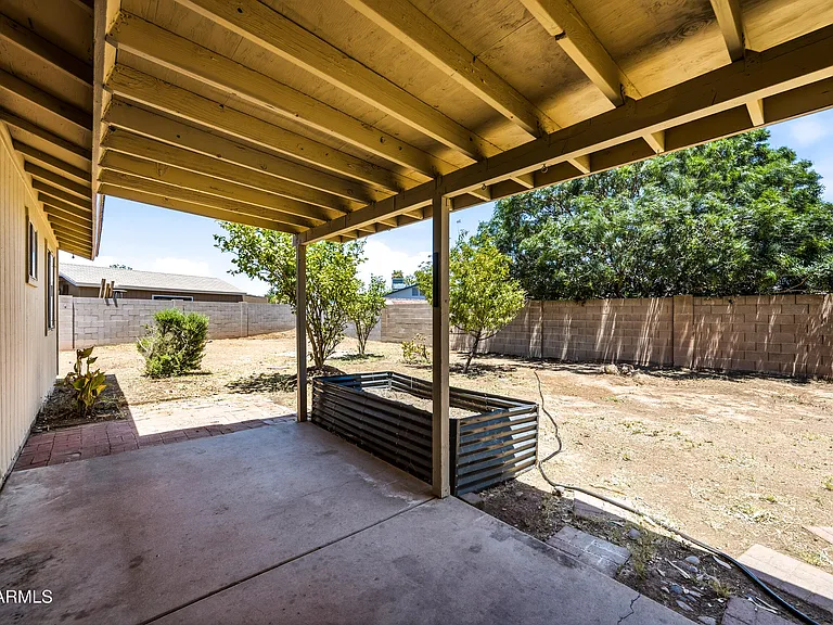 2216 W Straford Dr — Photo 21