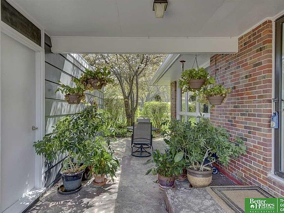 4th image of 8405 Grand Ave