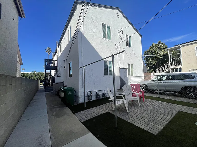 945 Thomas Ave — Photo 34