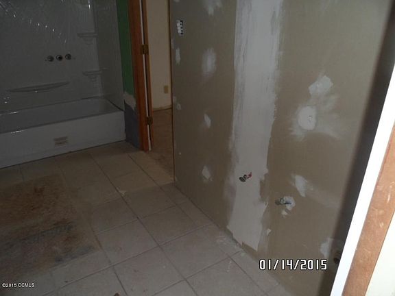 2nd image of 152 Country Club Ln