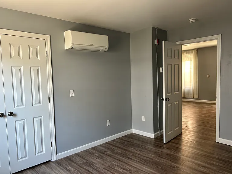 121 Tell St #1R — Photo 12