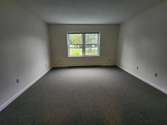 605 Springbrook Cir — Photo 11