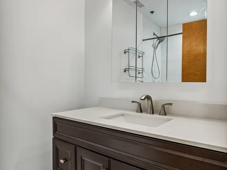 212 W Washington St #1613 — Photo 12