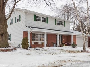 1509 Dixie Dr, Waukesha, WI 53189