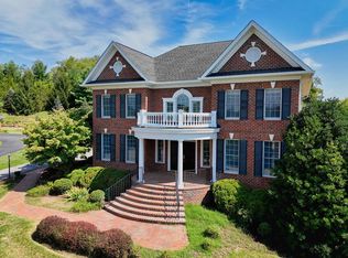 2220 Birch Leaf Ln, Blacksburg, VA 24060