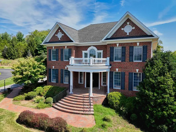2220 Birch Leaf Ln, Blacksburg, VA 24060