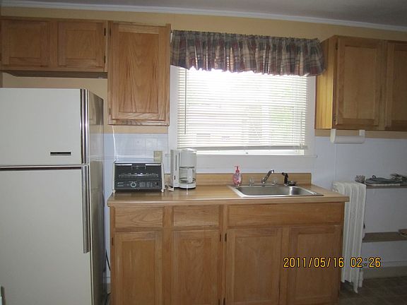 2nd image of 654 E Main St #4