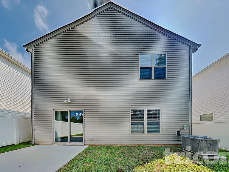 138 Spring Knoll Dr — Photo 15
