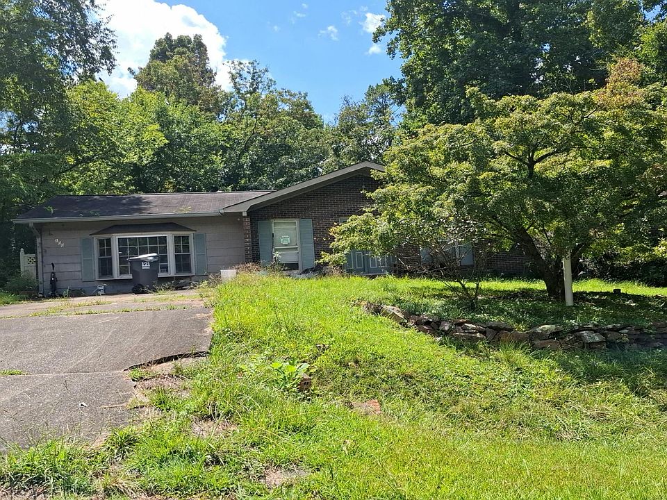 1st image of 803 Mountain Dr