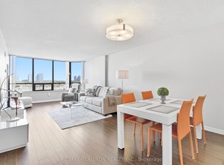 7420 Bathurst St #812, Vaughan, ON L4J 6X4
