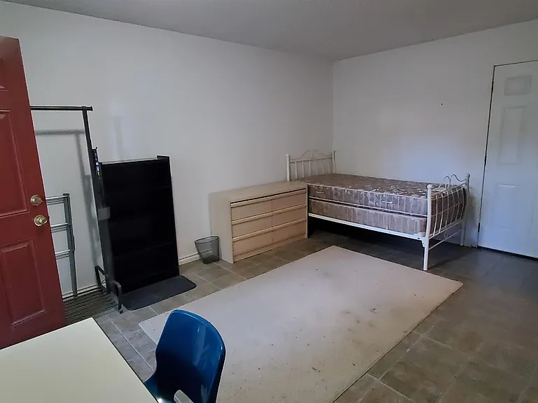 12331 McNeely Dr #ROOMS IN SHARED — Photo 12