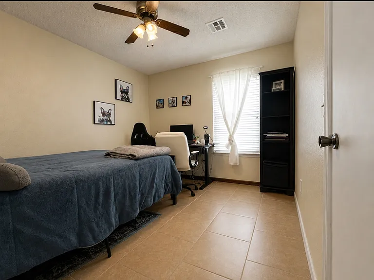 521 Cypress Dr — Photo 8