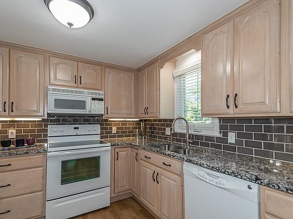 4th image of 280 Mill Morr Dr