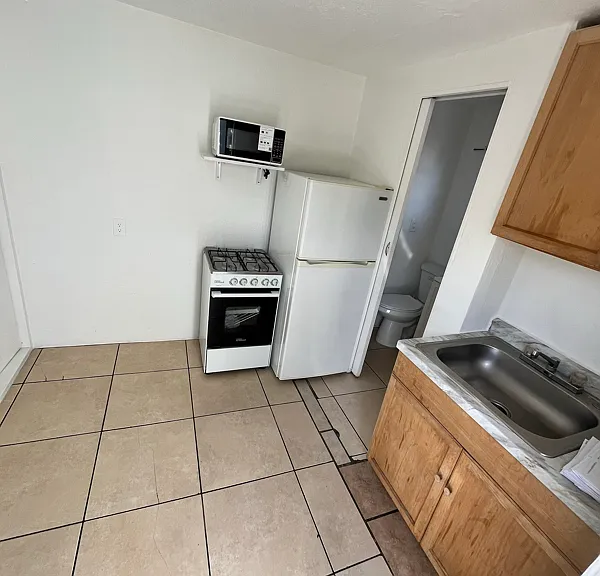 1331 SW 129th Ave — Photo 2