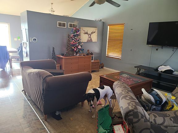 3rd image of 412 Stockton Dr