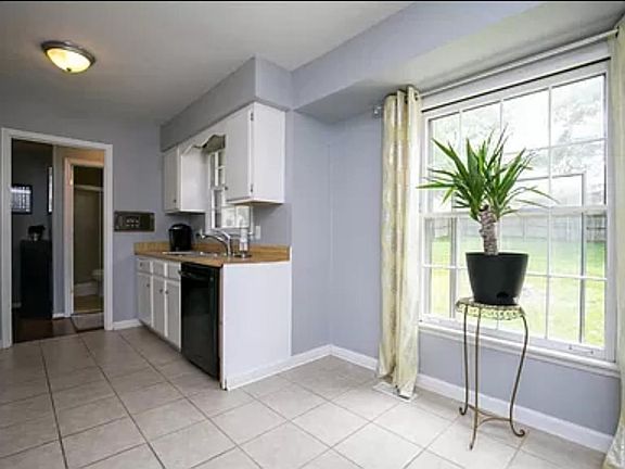 3rd image of 319 Donna Dr