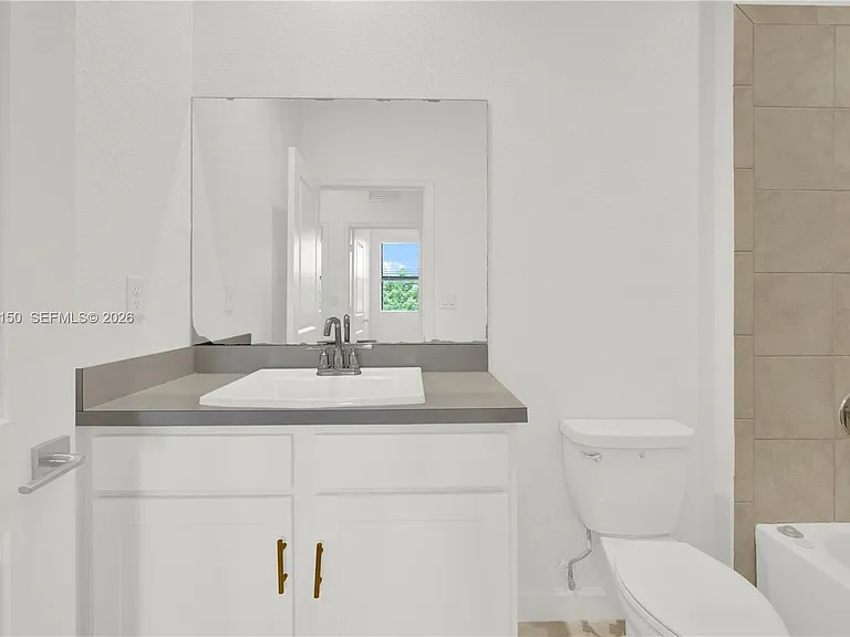 1161 SW 8th Ave — Photo 15