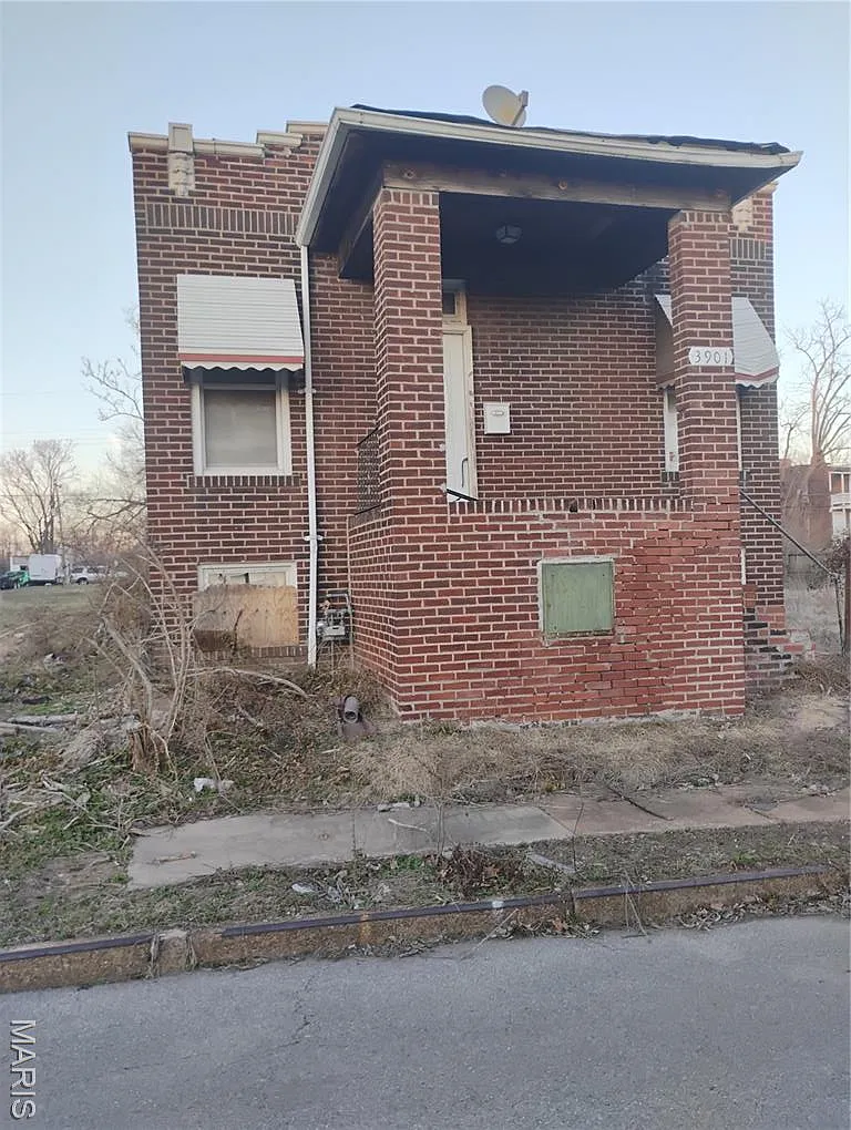 3901 Sherman Pl photo 1