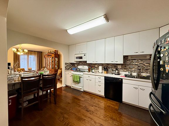 3rd image of 534 Hummingbird Ln