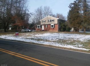 53 Waughaw Rd, Towaco, NJ 07082